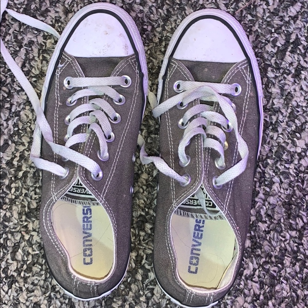 grey converse